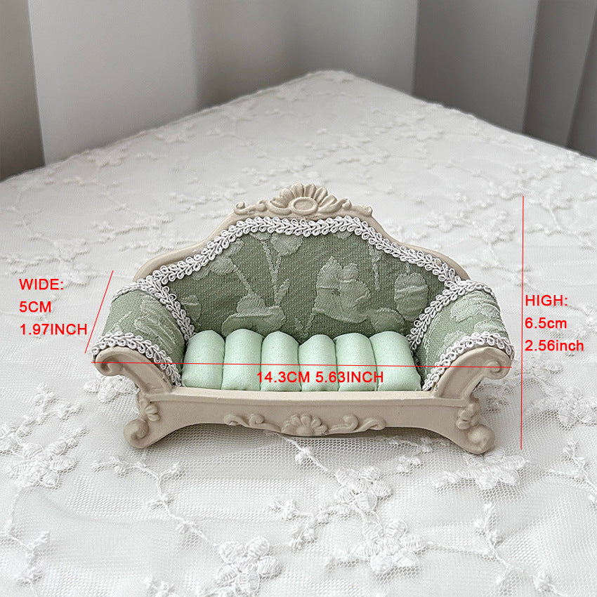Resin jewelry rack sofa doll display stand jewelry display stand earring storage rack ﻿
