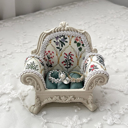 Resin jewelry rack sofa doll display stand jewelry display stand earring storage rack ﻿